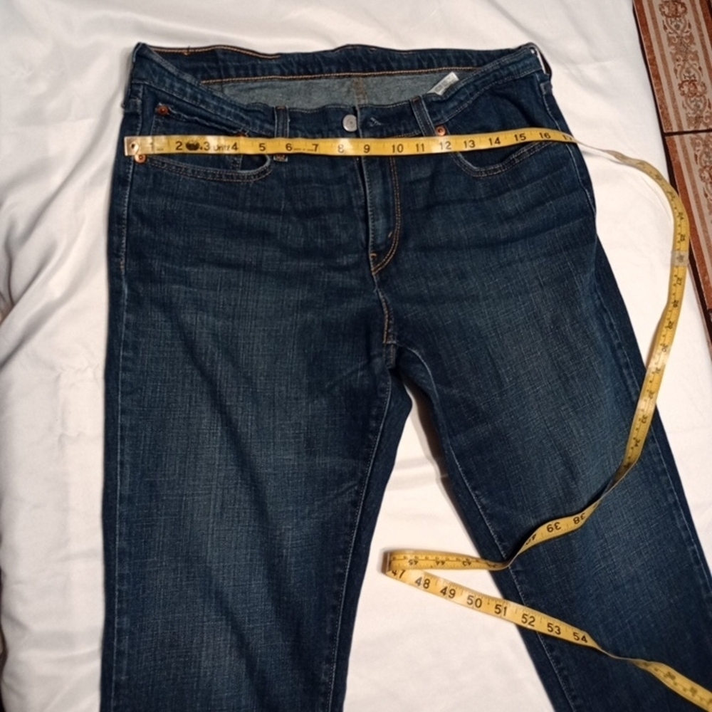 Levi's Blue Straight Jeans with Classic Stitching